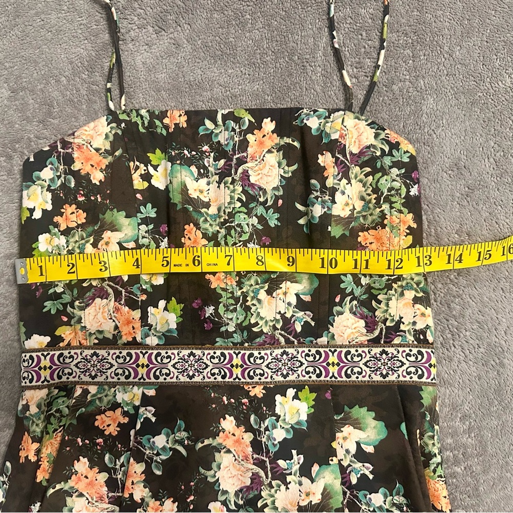Alice + Olivia Florence Gown - Picture 12 of 16
